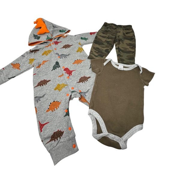 Size 6 Month - Grey Hooded Romper w/ Dinosaurs, Camo Pants, Green‎ Bodysuit - Picture 13 of 13